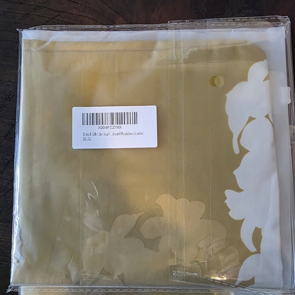 NWT Lily of the Valley Floral Satin Neck Scarf Head Wrap Yellow White 35" × 35" - Picture 7 of 8